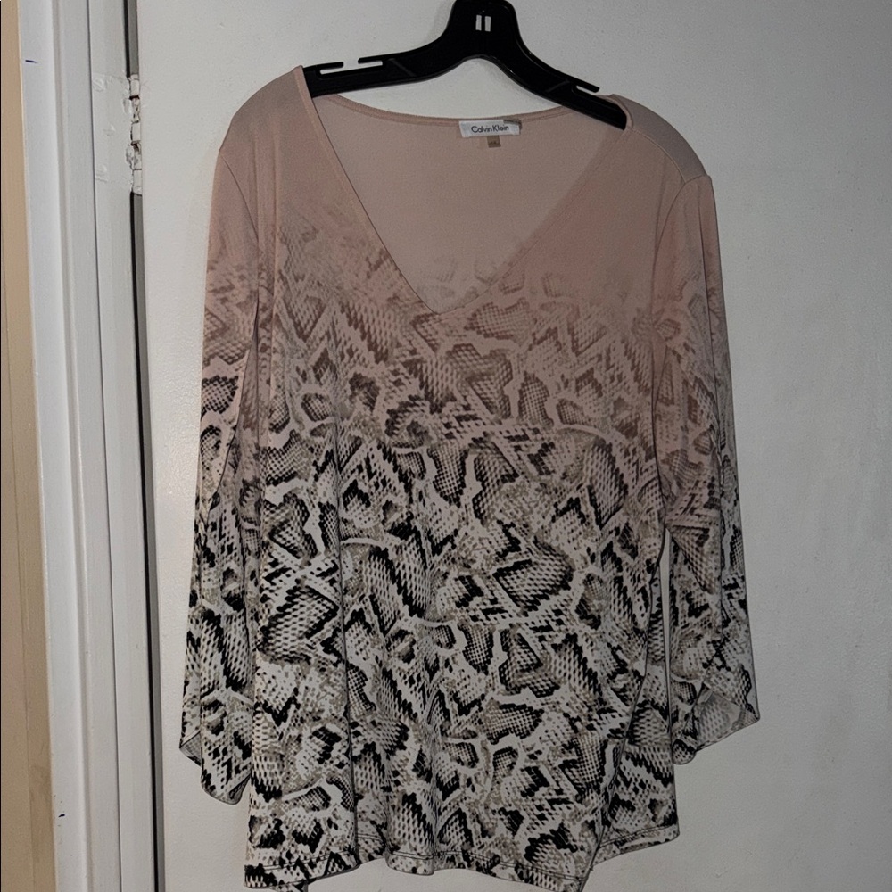 Calvin Klein Women's Beige and Black Patterned Blouse